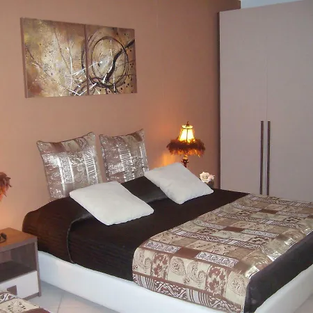 Holiday home Singola -sole-luna-casavilladusoleil *